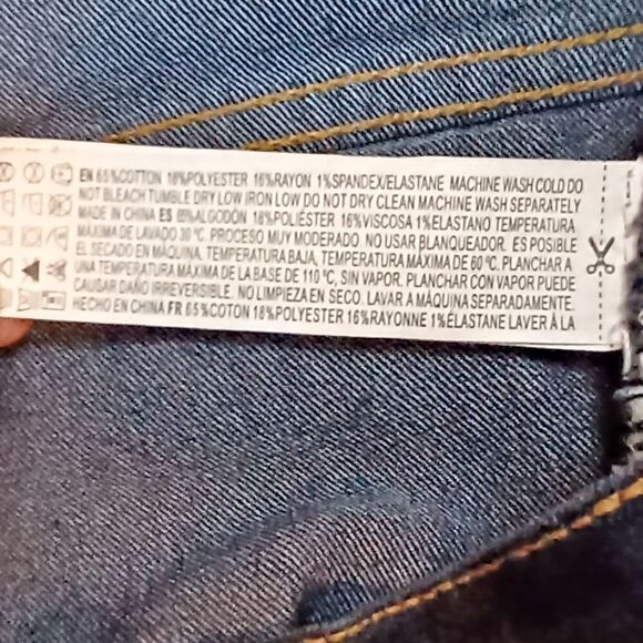 Forever 21 Jean shorts Size 29 - Picture 7 of 7